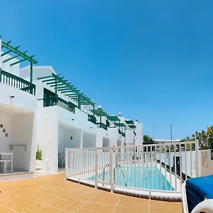 montorian-apartments-lanzarote.in-canary-islands.com/